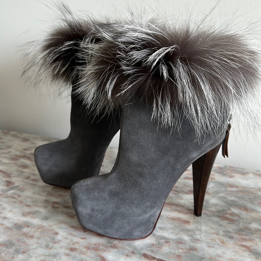 Alice & Olivia Fur Boots 🦊